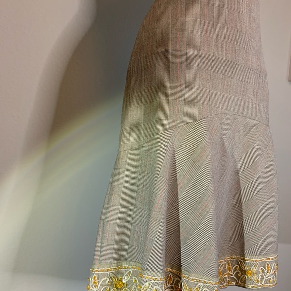 Beautiful BEADED Bebe Skirt - Picture 5 of 11